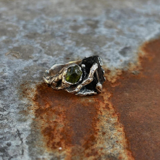 Ring's Ring / Peridot, Black Tourmaline