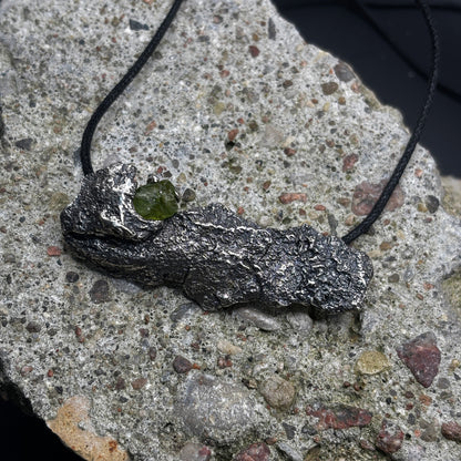 Oak Necklace .1 / Peridot