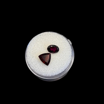 Red Garnets Faceted Oval/Trilliant