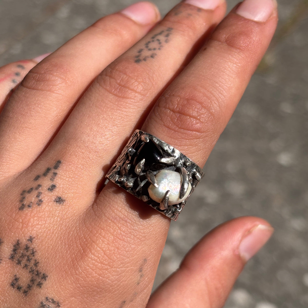 Pochote Garnet Pearl Ring